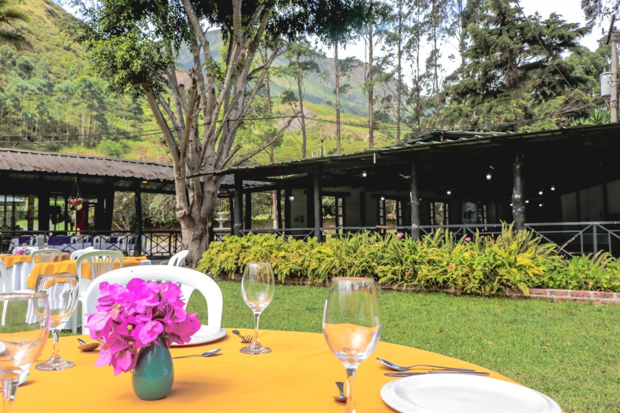 Hosteria La Eterna Primavera Huigra Esterno foto